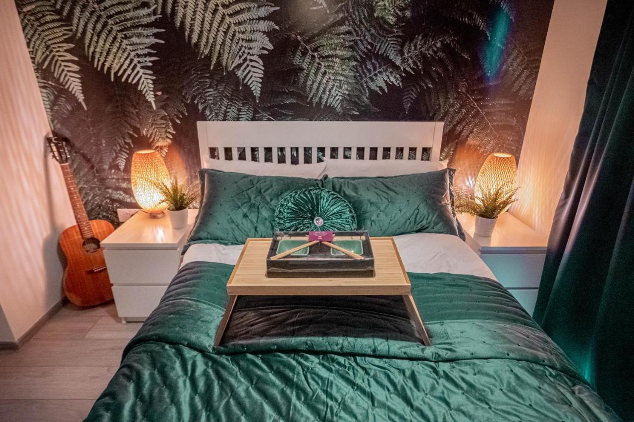 Forest Work & Relax Accommodation Overstone Bagian luar foto